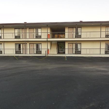 Budget Inn Селма Екстериор снимка