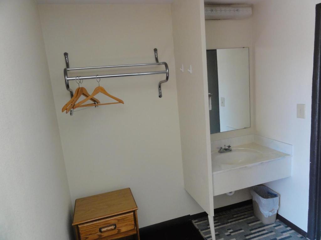 Budget Inn Селма Стая снимка